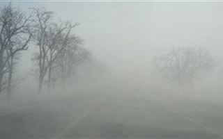Алматы накрыл густой туман