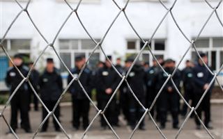 Делегация из Кыргызстана ознакомилась с условиями содержания задержанных в Таразе 