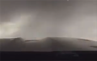 Казахстанцы пересылают друг другу видео с бурей на трассе Шымкент - Тараз