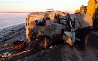 Трое детей заживо сгорели в авто близ Актобе