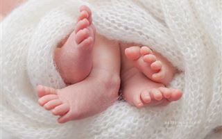 Сразу четыре пары близнецов родились за сутки в Мангистауской области
