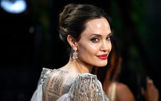 Анджелина Джоли прибыла в охваченный войной Йемен