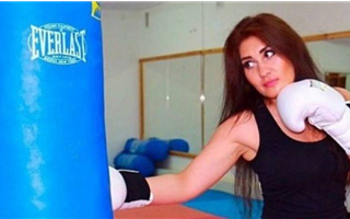 "Ауызашар буду открывать на тренировке" - боксёрша Аида Сатыбалдинова рассказала, как держит Оразу в США