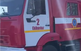 Автобусную остановку в Экибастузе превратили в пожарную машину