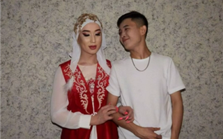 Казахстанского трансгендера заставили извиниться за платок