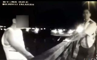 В Атырау мужчина пытался спрыгнуть с моста