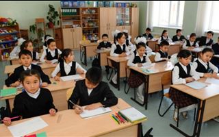 По каким школьным предметам увеличат учебные часы в Казахстане