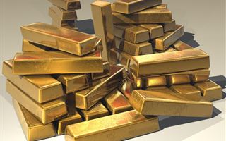 Более 2 300 золотых слитков продано в августе