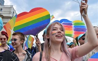 В Словении легализовали усыновление детей для однополых в браке родителей