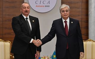 Касым-Жомарт Токаев провел встречу с президентом Азербайджана Ильхамом Алиевым