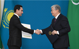 Токаев провёл с президентом Туркменистана переговоры в расширенном формате