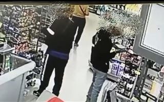 Необычная кража в одном из супермаркетов Актау попала на видео