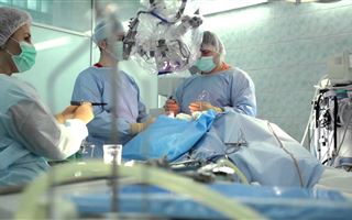 В Алматы нейрохирурги провели сложнейшую операцию