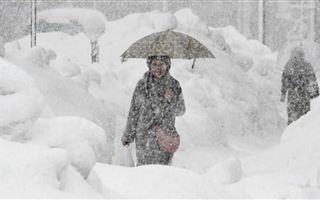 В ЗКО из-за снегопада без света остались более семи тысяч человек