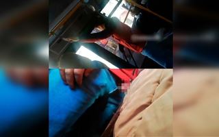 В Алматы в автобусе мужчина домогался женщин, оголив половой орган