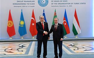 Главу государства встретил Президент Республики Узбекистан Шавкат Мирзиёев