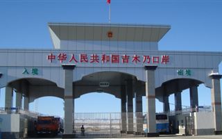 На казахстанско-китайской границе временно приостановили работу автомобильные пункты пропуска