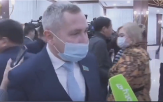 Депутат мажилиса ответил по-казахски на вопрос на русском языке