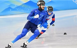 Казахстанец взял "золото" на Кубке мира по шорт-треку