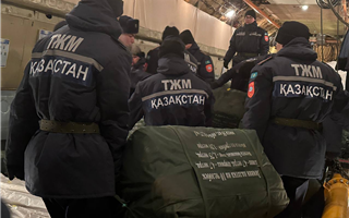 Самолёт с новой партией гуманитарной помощи отправился из Казахстана в Турцию