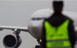 Авиакомпанию оштрафовали на 690 тысяч тенге за то, что не предоставила пассажирам прохладительные напитки при задержке рейса