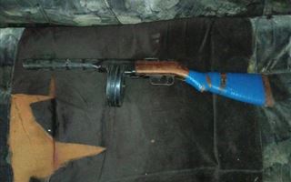 Пистолет-пулемет времен Второй мировой войны обнаружили у жителя Щучинска