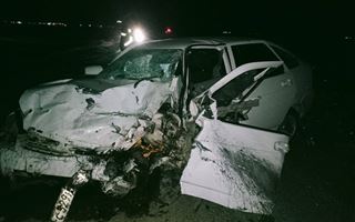 Смертью двух водителей закончилось ночное ДТП в Актюбинской области