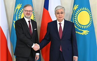 Токаев встретился с премьер-министром Чешской Республики