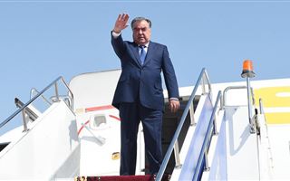 Президент Таджикистана вылетел в Казахстан