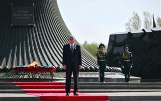 Касым-Жомарт Токаев поздравил казахстанцев с Днем Победы