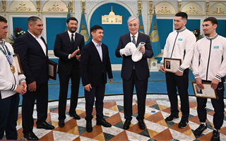 "Прошлое воскресенье стало триумфальным" - Токаев принял призеров чемпионата мира по боксу