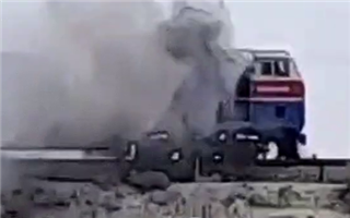 В Кызылординской области сгорел локомотив - видео