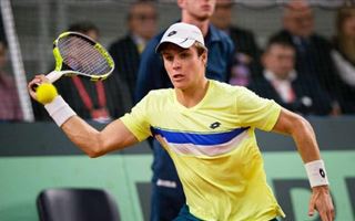 Казахстанский теннисист пробился в четвертьфинал турнира в США