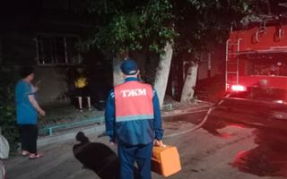 В Павлодаре из пожара спасли шестерых детей