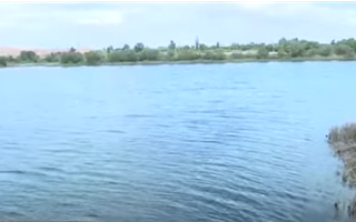 В Костанайской области в городе Аркалык начали очищать водоемы