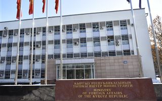 МИД Кыргызстана взял на контроль дело о нападении Бейбута Шуменова на мужчину с ребенком