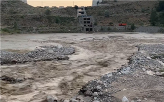 На плотине Талгар произошел размыв земляной дамбы: эвакуировано 150 человек
