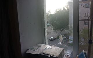 Житель ВКО выстрелил в окно своего соседа из охотничьего ружья