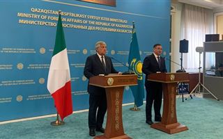 Облегчить казахстанцам получение виз пообещал глава МИД Италии