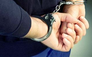 В Атырау по подозрению в мошенничестве арестовали экс-сотрудников акимата