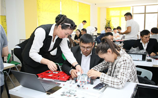 Мастер-классы экспертов своего дела, обучающие тренинги для молодежи и преподавателей проходят в Шымкенте