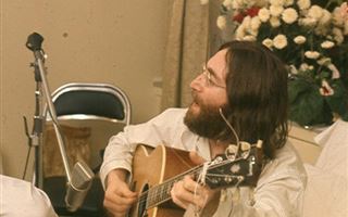 Последняя песня группы Beatles с вокалом Леннона выйдет 2 ноября