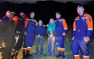 В Туркестанской области в горах спасли двух детей