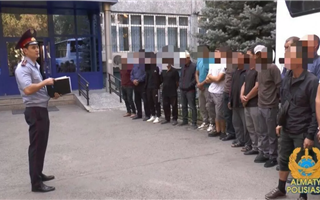 В Алматы за пределы страны выдворили 17 иностранцев