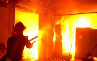 В Акмолинской области пожарные спасли двоих детей при пожаре