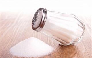 Опасна ли на самом деле соль для организма, рассказал нутрициолог