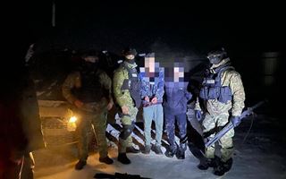 Вырыли землянку и прятались: подозреваемых в убийстве задержали в Алматы
