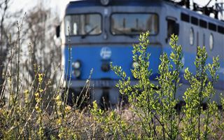 Пассажирский поезд сломался в пути в Казахстане