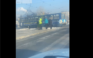 В Усть-Каменогорске трамвай сошел с рельсов