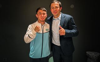 «Казахский Ломаченко» встретился с Геннадием Головкиным